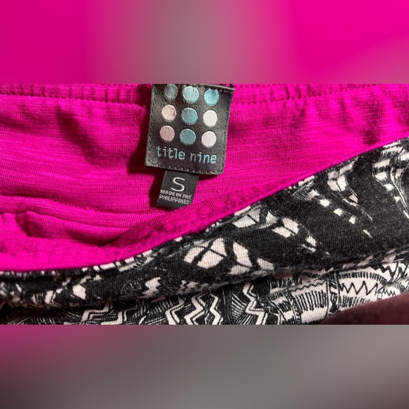 Title Nine Reversible Skirt Small Pink Black Print Travel Stretch Athletic Wear - Picture 5 of 5
